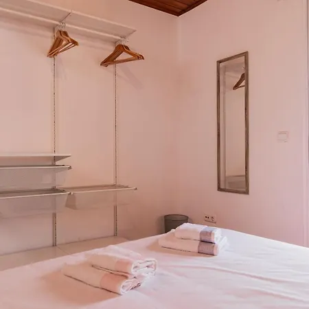 Guest house Azorean Ocean House - Terrace With Sea View