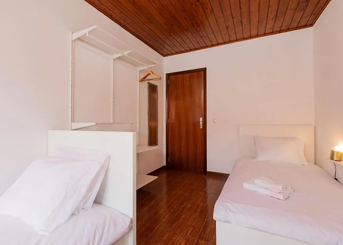 Azorean Ocean House - Terrace With Sea View بيت ضيافة 4*